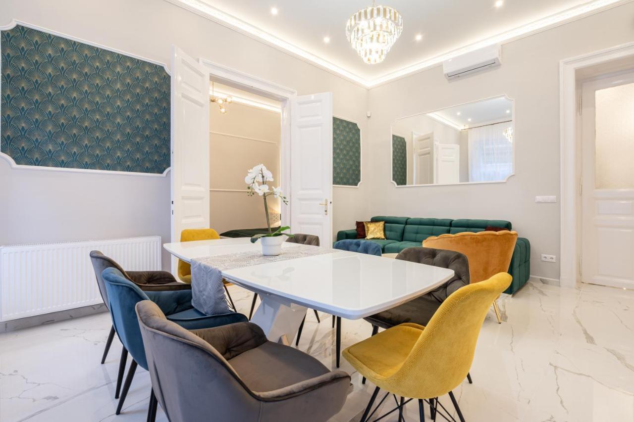 Premium Art Deco Apartment At Broadway // 4Bdr & 3Br Budapest Ngoại thất bức ảnh