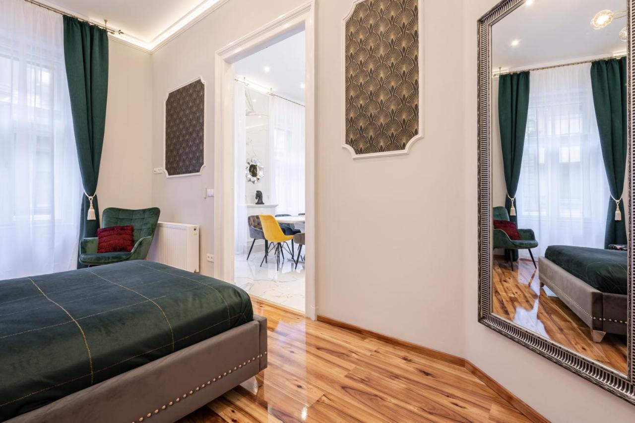 Premium Art Deco Apartment At Broadway // 4Bdr & 3Br Budapest Ngoại thất bức ảnh