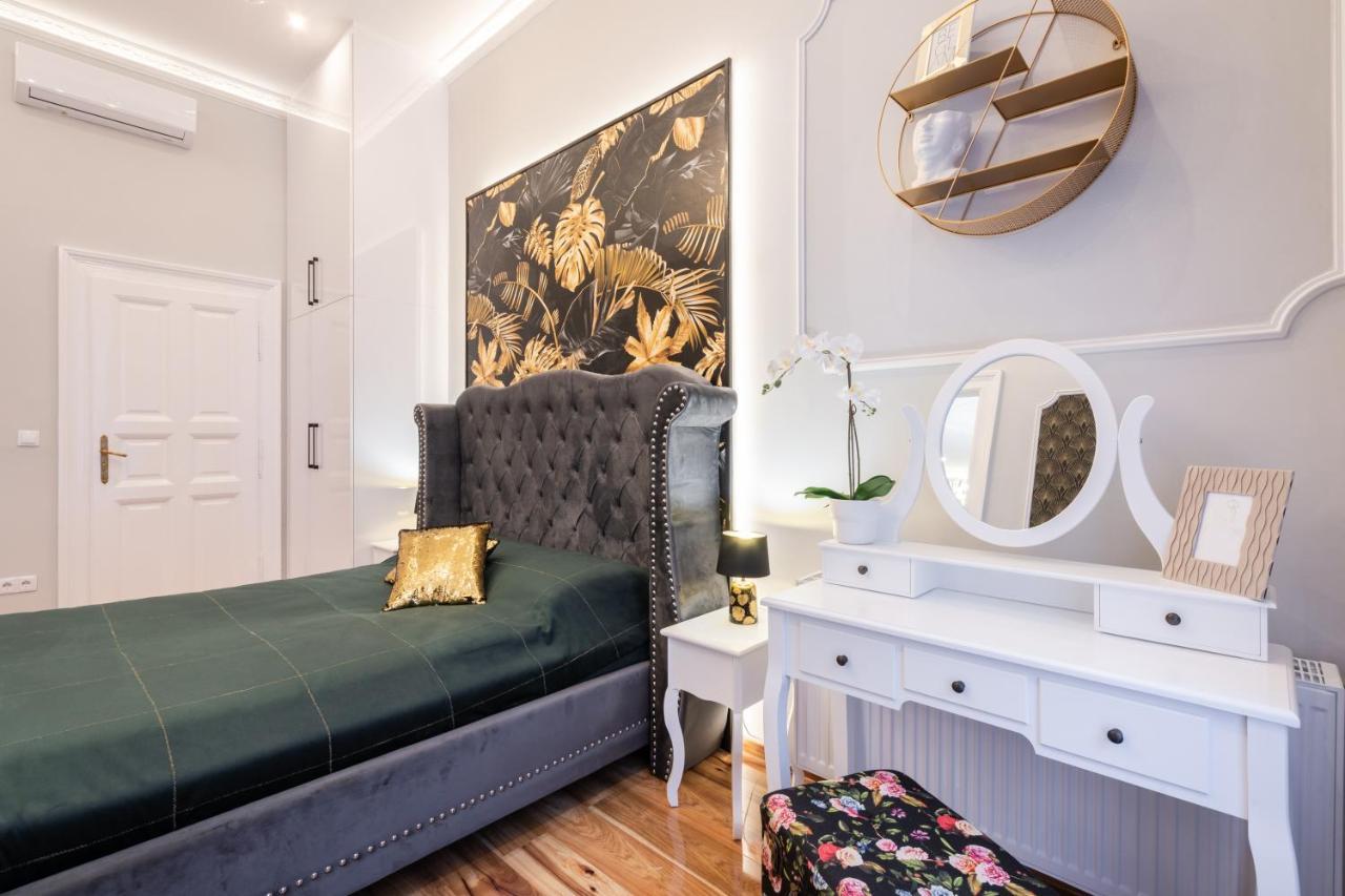 Premium Art Deco Apartment At Broadway // 4Bdr & 3Br Budapest Ngoại thất bức ảnh