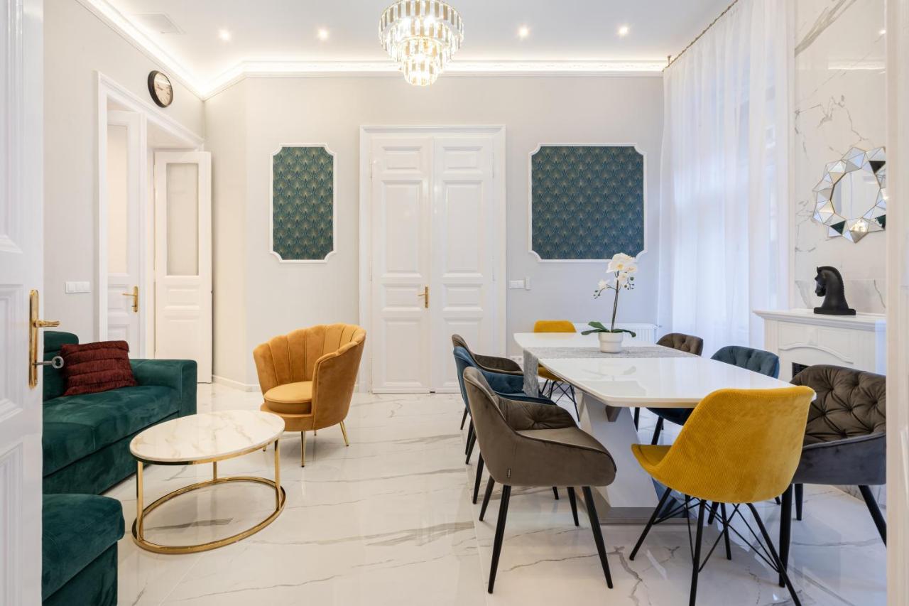 Premium Art Deco Apartment At Broadway // 4Bdr & 3Br Budapest Ngoại thất bức ảnh