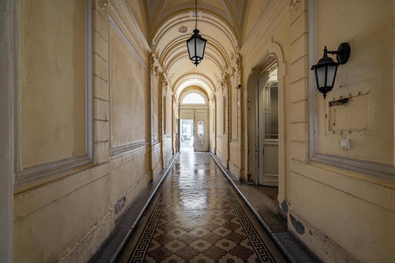 Premium Art Deco Apartment At Broadway // 4Bdr & 3Br Budapest Ngoại thất bức ảnh