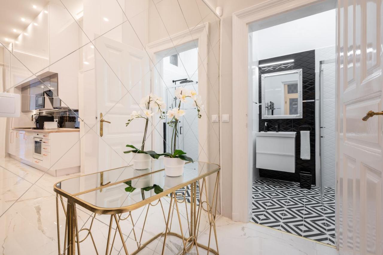 Premium Art Deco Apartment At Broadway // 4Bdr & 3Br Budapest Ngoại thất bức ảnh