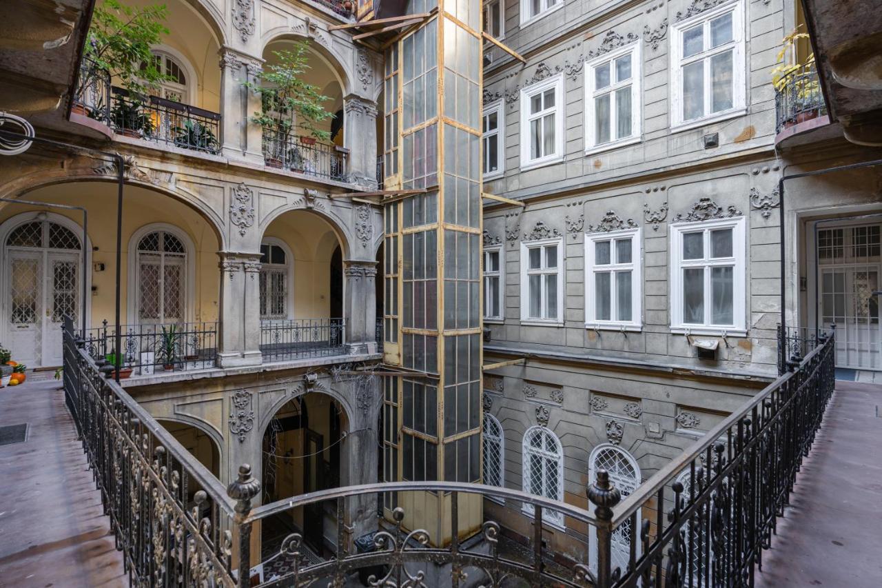 Premium Art Deco Apartment At Broadway // 4Bdr & 3Br Budapest Ngoại thất bức ảnh